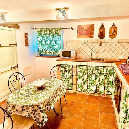 Holiday home Casa Viola Monti